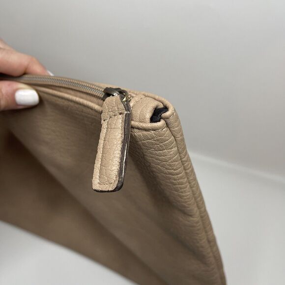 Free People Vegan Leather 13” Laptop Sleeve Clutch Bag Beige Tan Zip - Picture 4 of 6